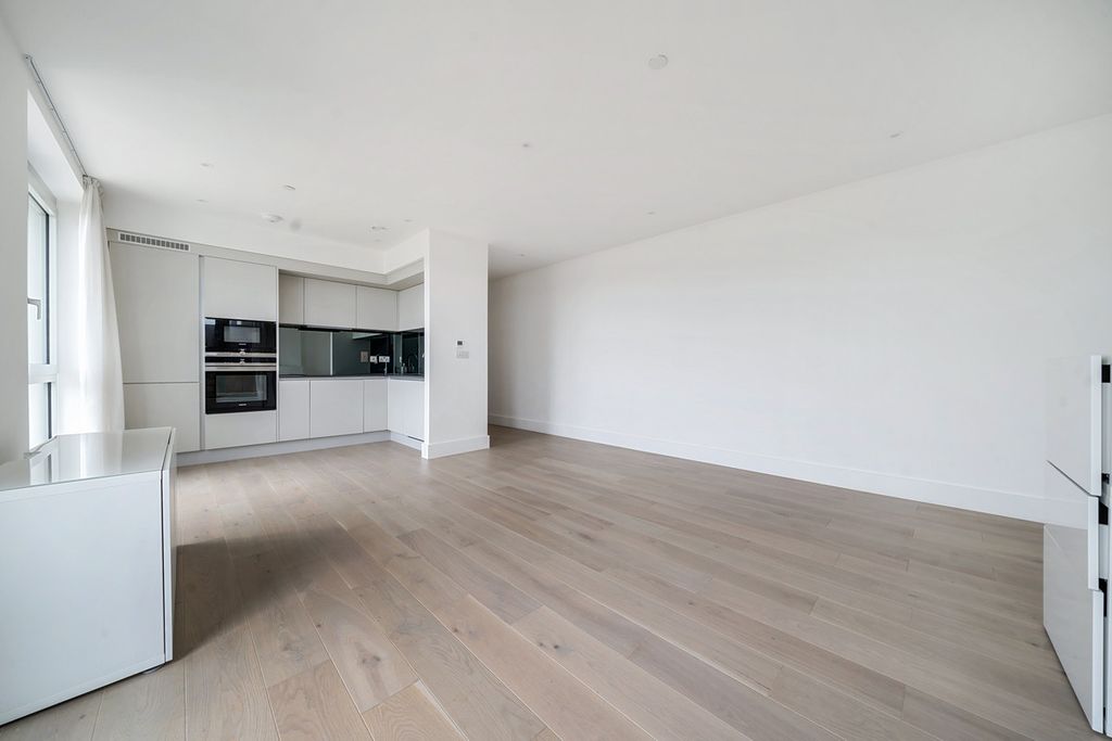 Additional image 2 of 2 bed flat for saleKings Road, Reading RG1