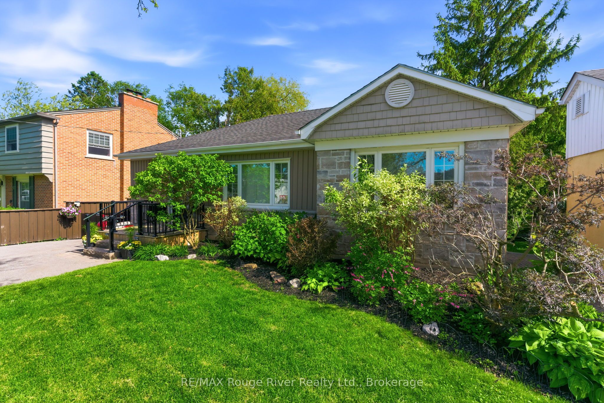 897 Parklane Avenue, Oshawa, ON, L1G 1N7