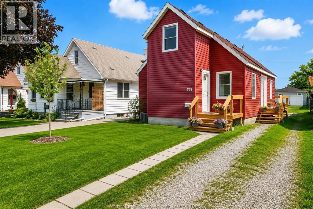 551 Hildegarde Street, Windsor, ON, N8X2Z4