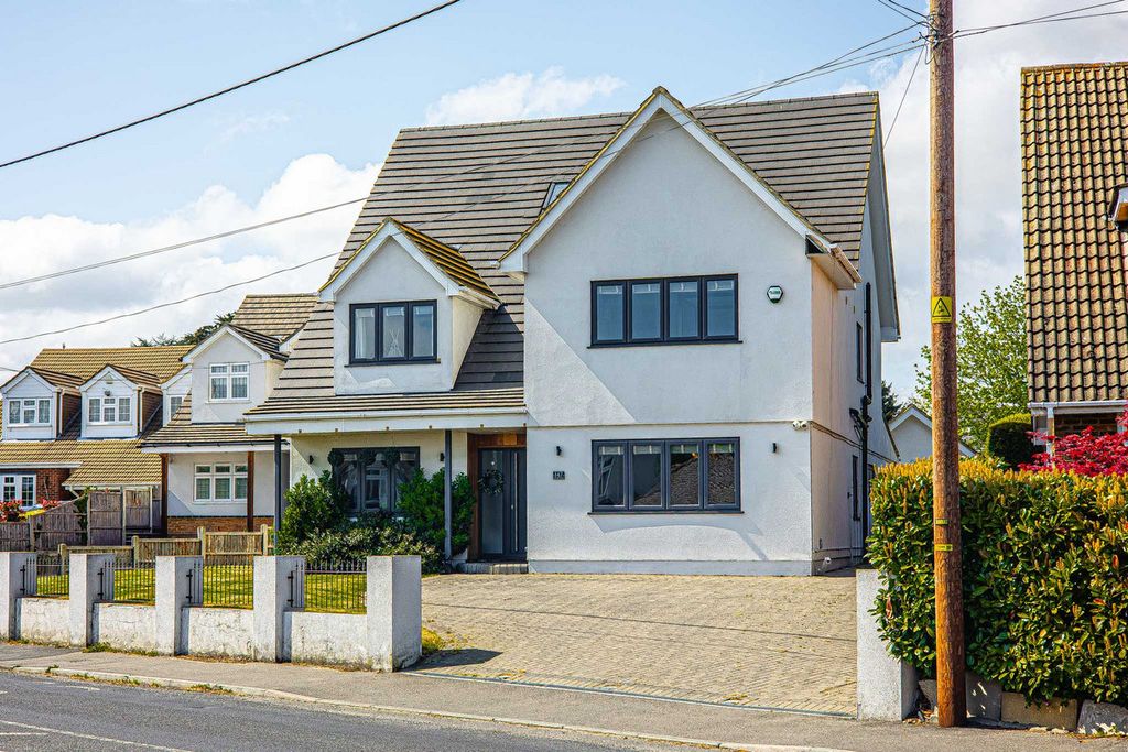 5 bed detached house for saleHockley Road, Rayleigh SS6