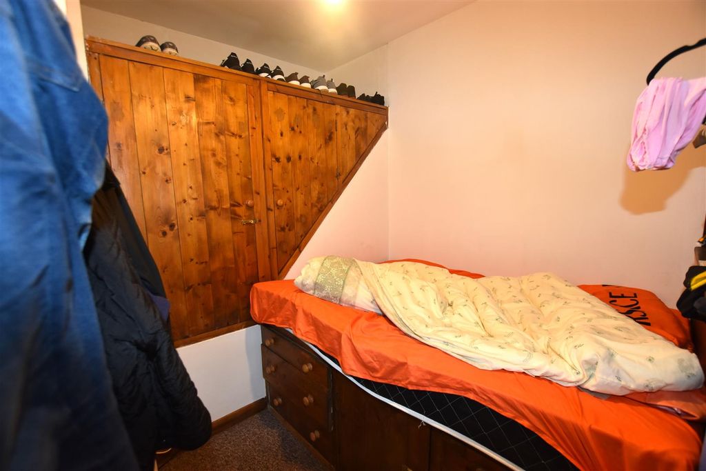 Additional image 14 of 4 bed flat for saleFore Street, Redruth TR15
