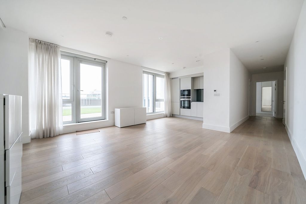 Additional image 4 of 2 bed flat for saleKings Road, Reading RG1