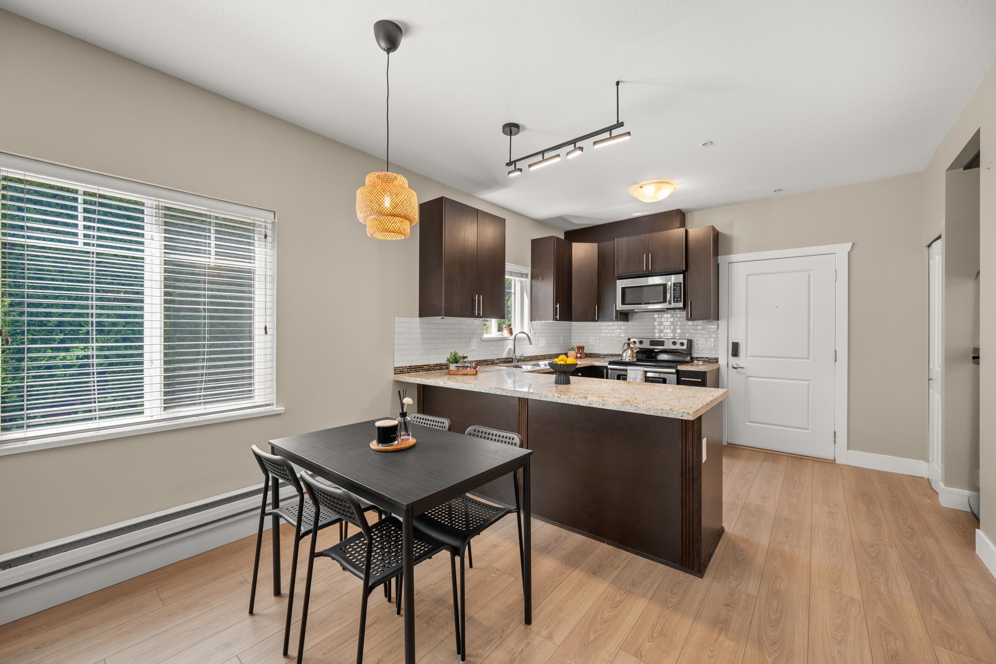 111-368 Ellesmere Avenue, Burnaby, BC, V5B 3S9 photo 5