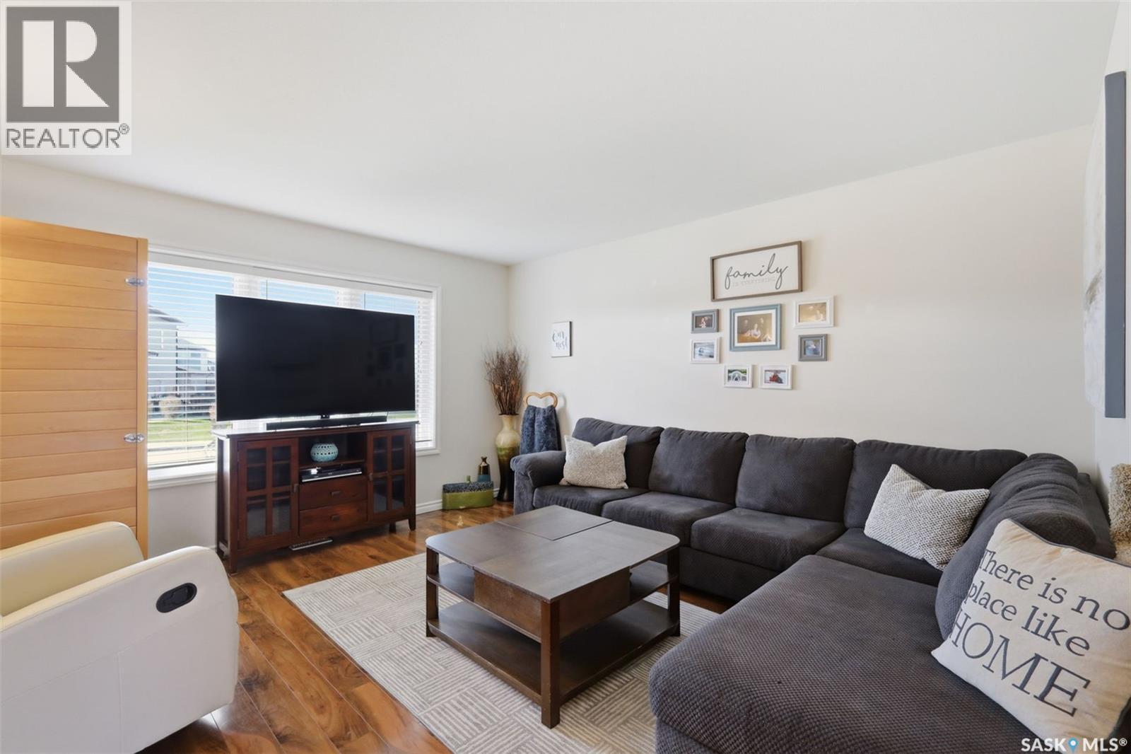 646 Hampton Circle, Saskatoon, SK, S7R0J5 photo 3