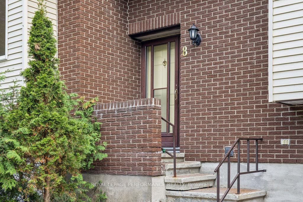 Additional image 4 of 8 Gillespie Crescent, Ottawa, ON, K1V 9X8