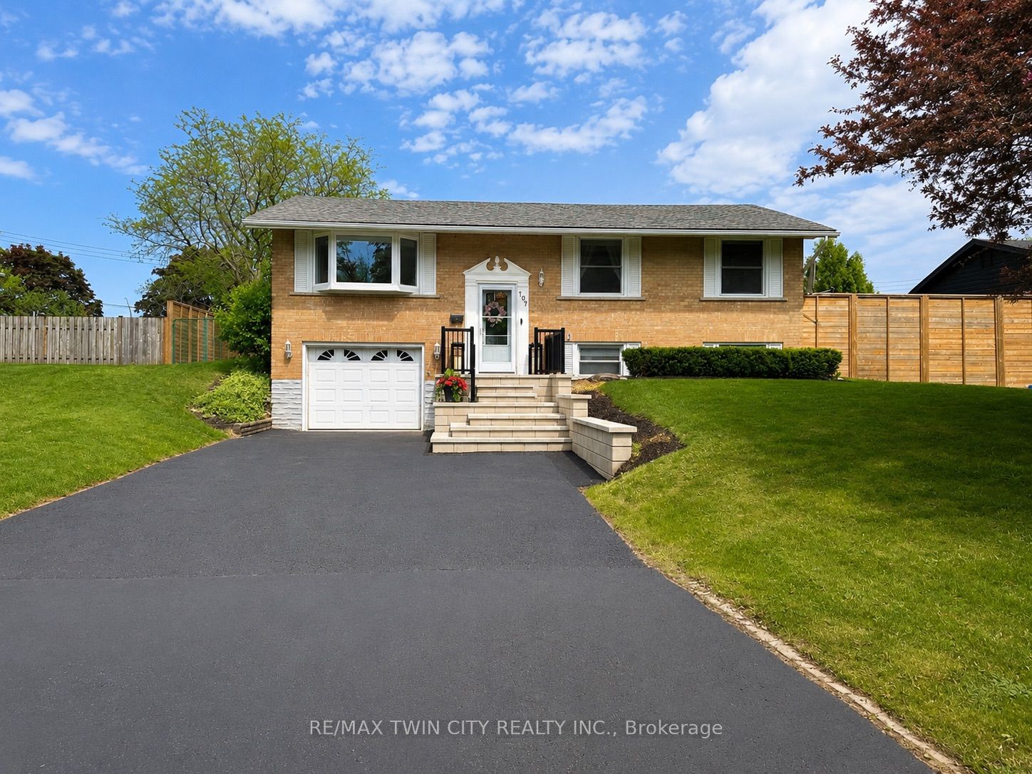 107 Rosslinn Road, Cambridge, ON, N1S 3K3