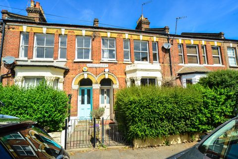 Hambro Road, London SW16
