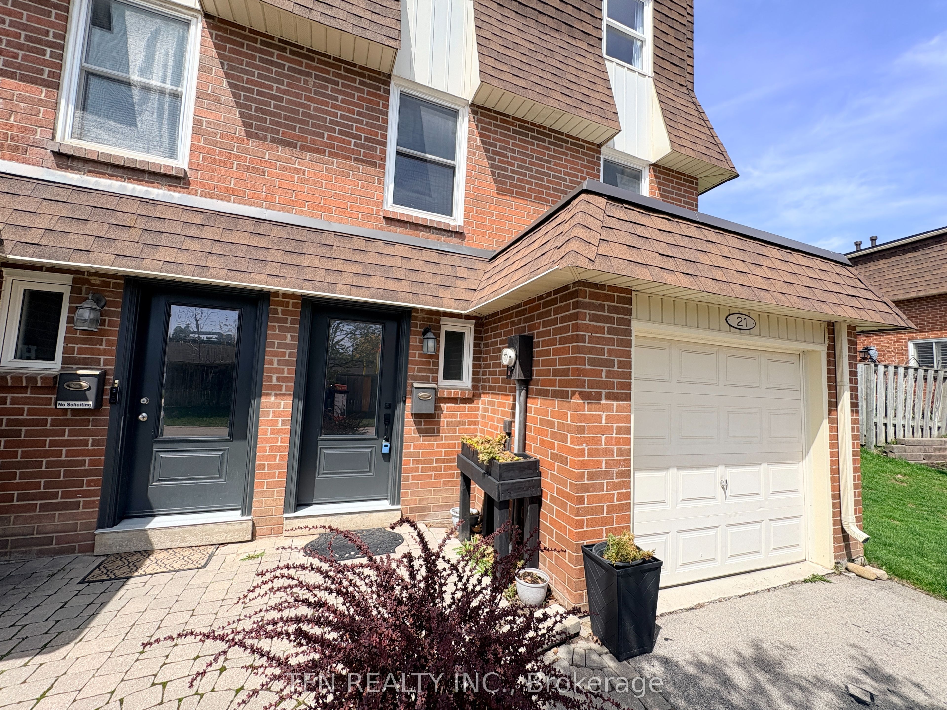 21-30 Heslop Road, Milton, ON, L9T 1B3 photo 2
