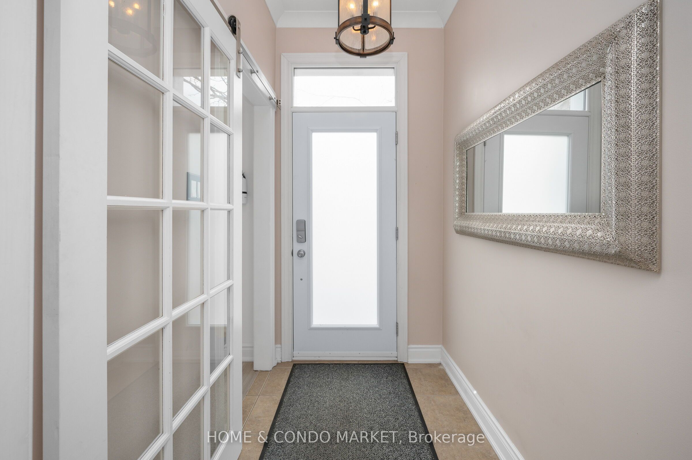 Additional image 4 of 194 Lakeshore Road W, Mississauga, ON, L5H 1G6