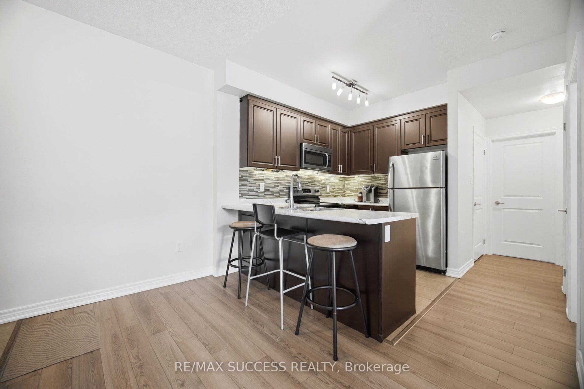 Additional image 6 of 311-269 Georgian Drive, Oakville, ON, L6H 0L1