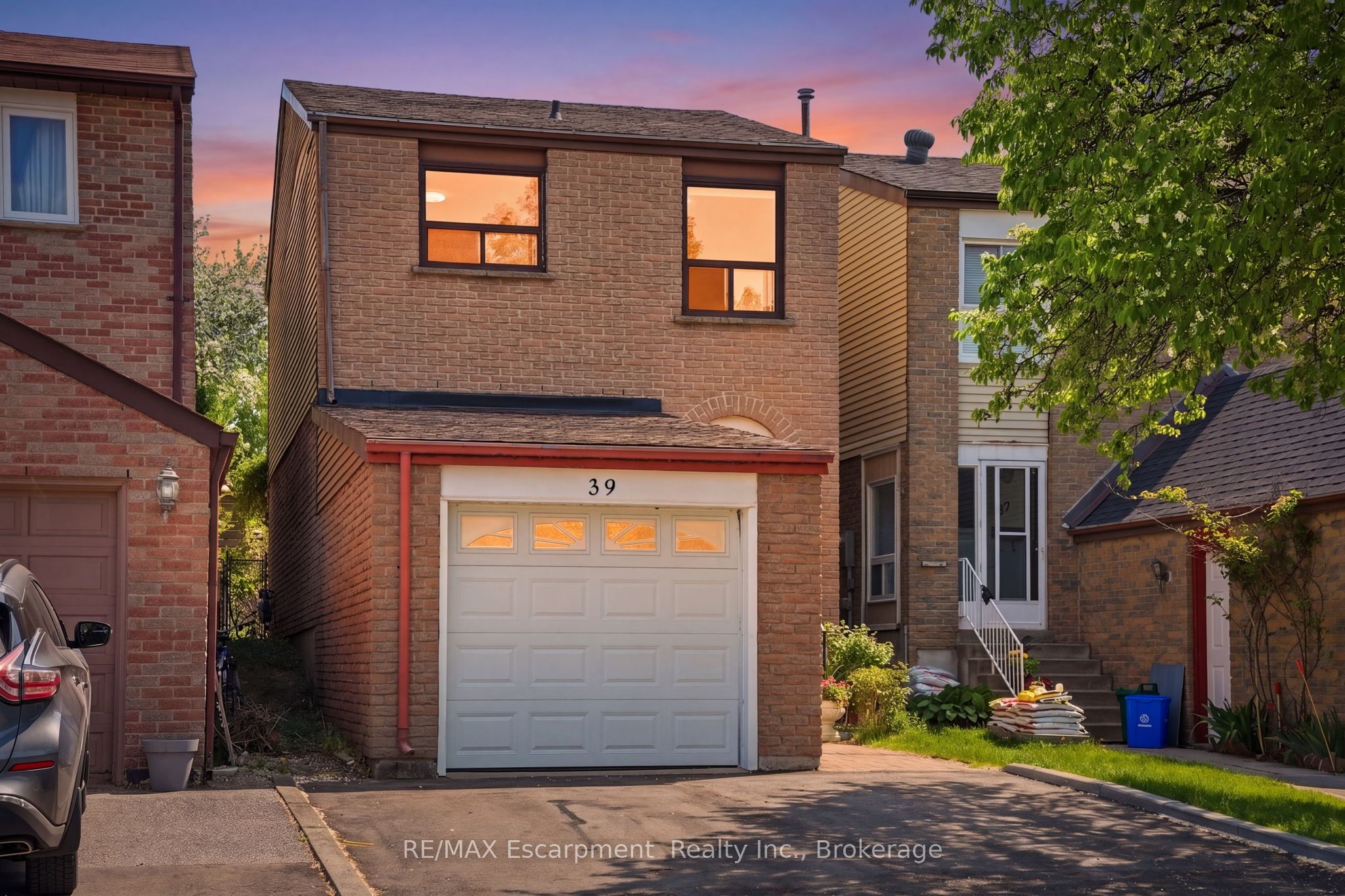 39 Riviera Drive, Vaughan, ON, L4K 2H9