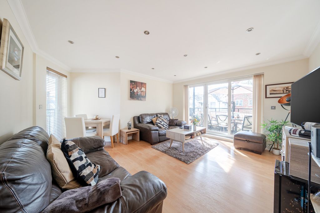 Additional image 2 of 2 bed flat for saleNorthway, Rickmansworth WD3