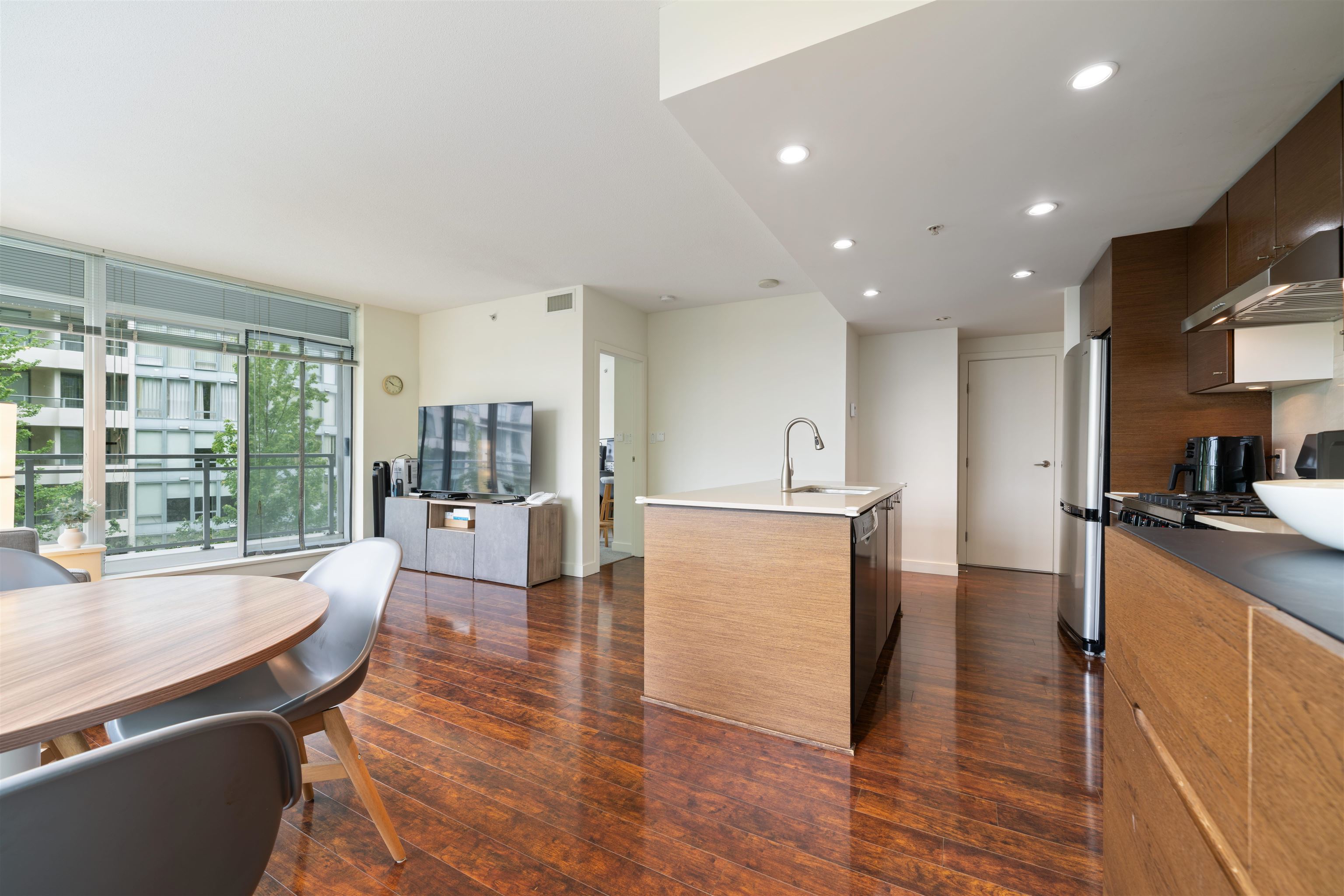 608-5900 Alderbridge Way, Richmond, BC, V6X 0B6 photo 2