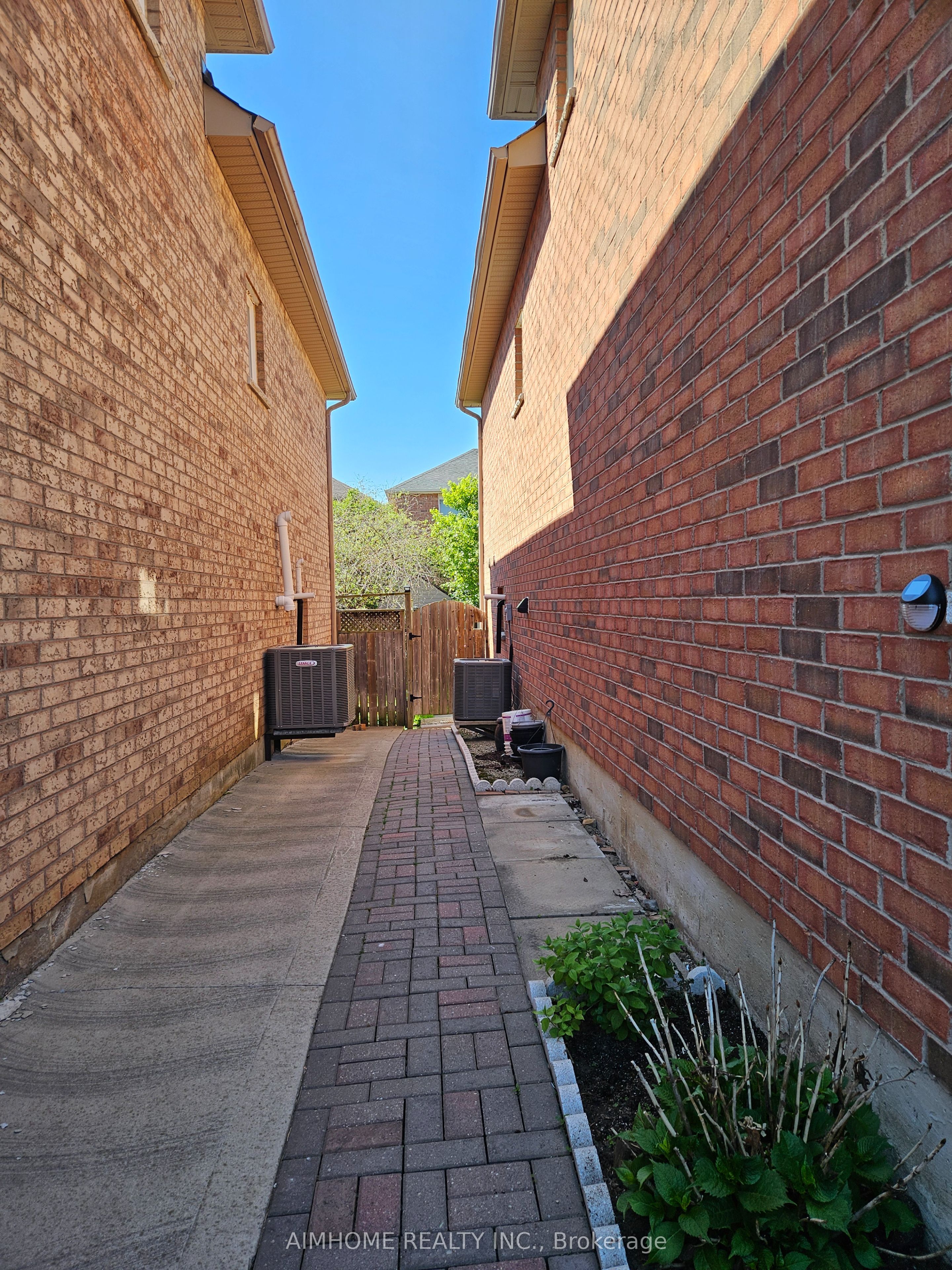 Additional image 2 of 3227 Scotch Pine Gate, Mississauga, ON, L5N 8E6