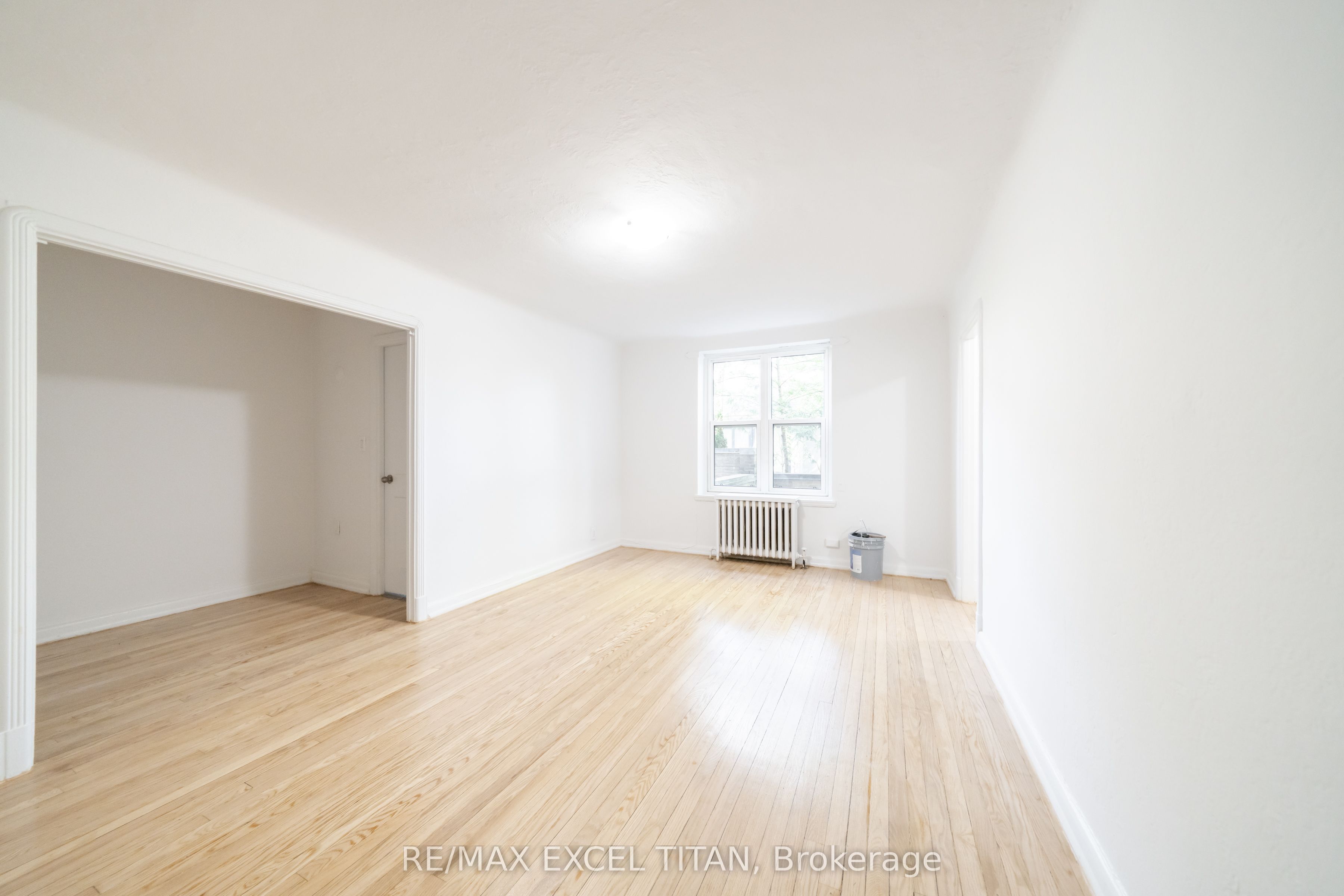 4-8 Mallory Gardens, Toronto, ON, M4V 2A6 photo 2