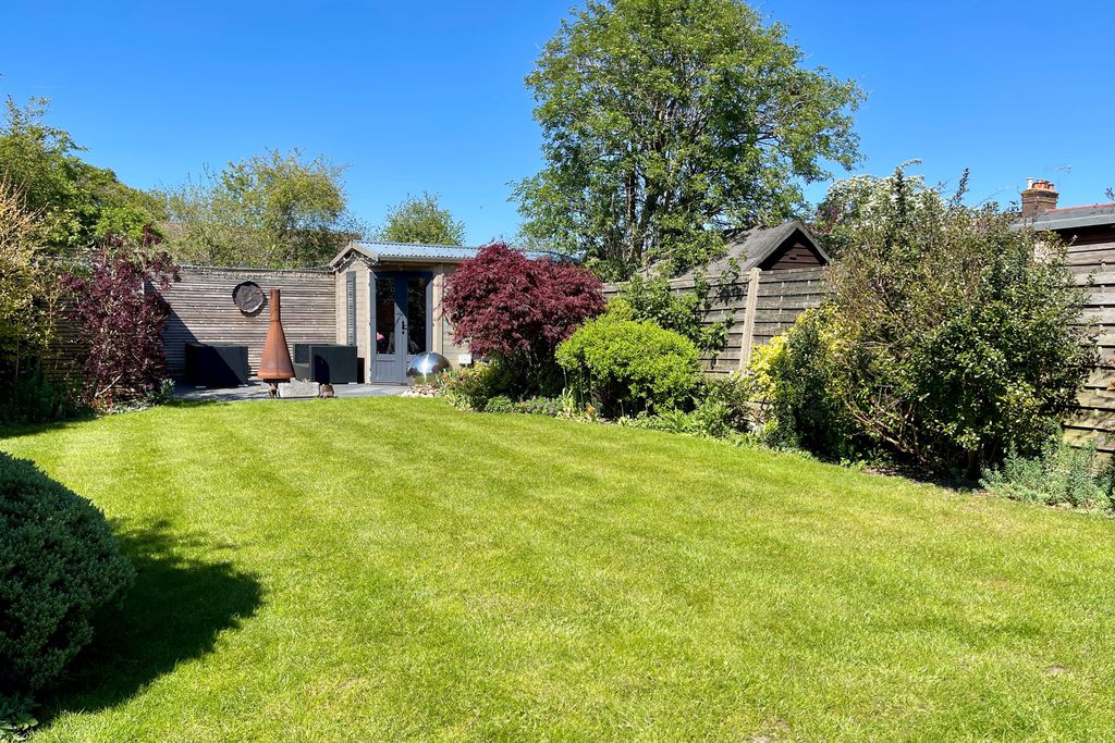 Additional image 8 of 4 bed detached house for saleMasons Bridge Road, Redhill RH1