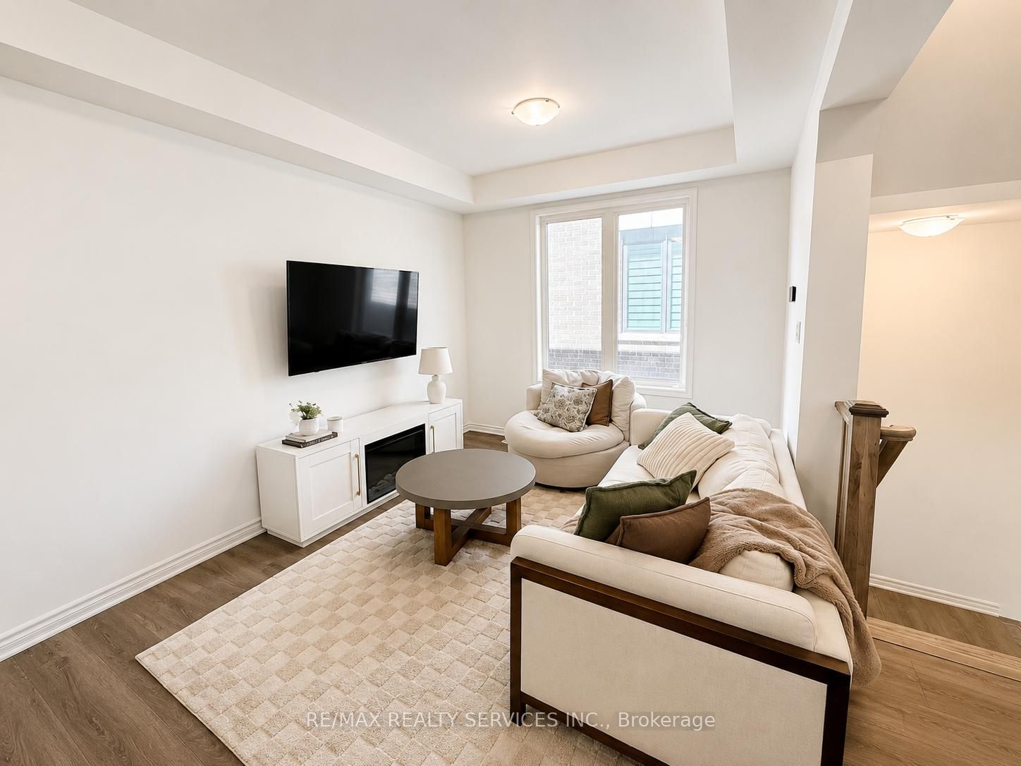 1705 Dance Court, Milton, ON, L9E 2A2 photo 4