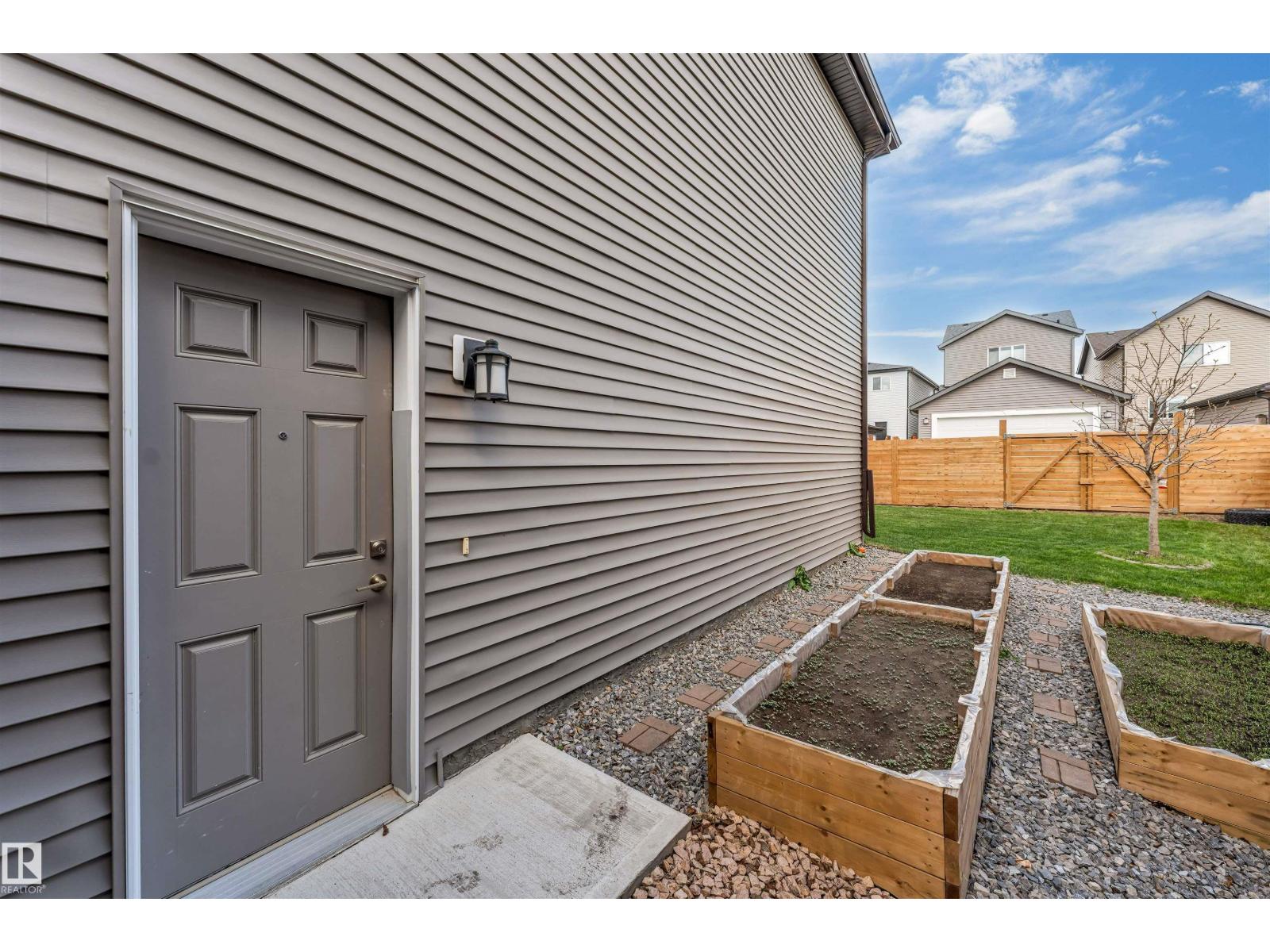 Additional image 5 of 425 41 Street SW, Edmonton, AB, T6X1A5