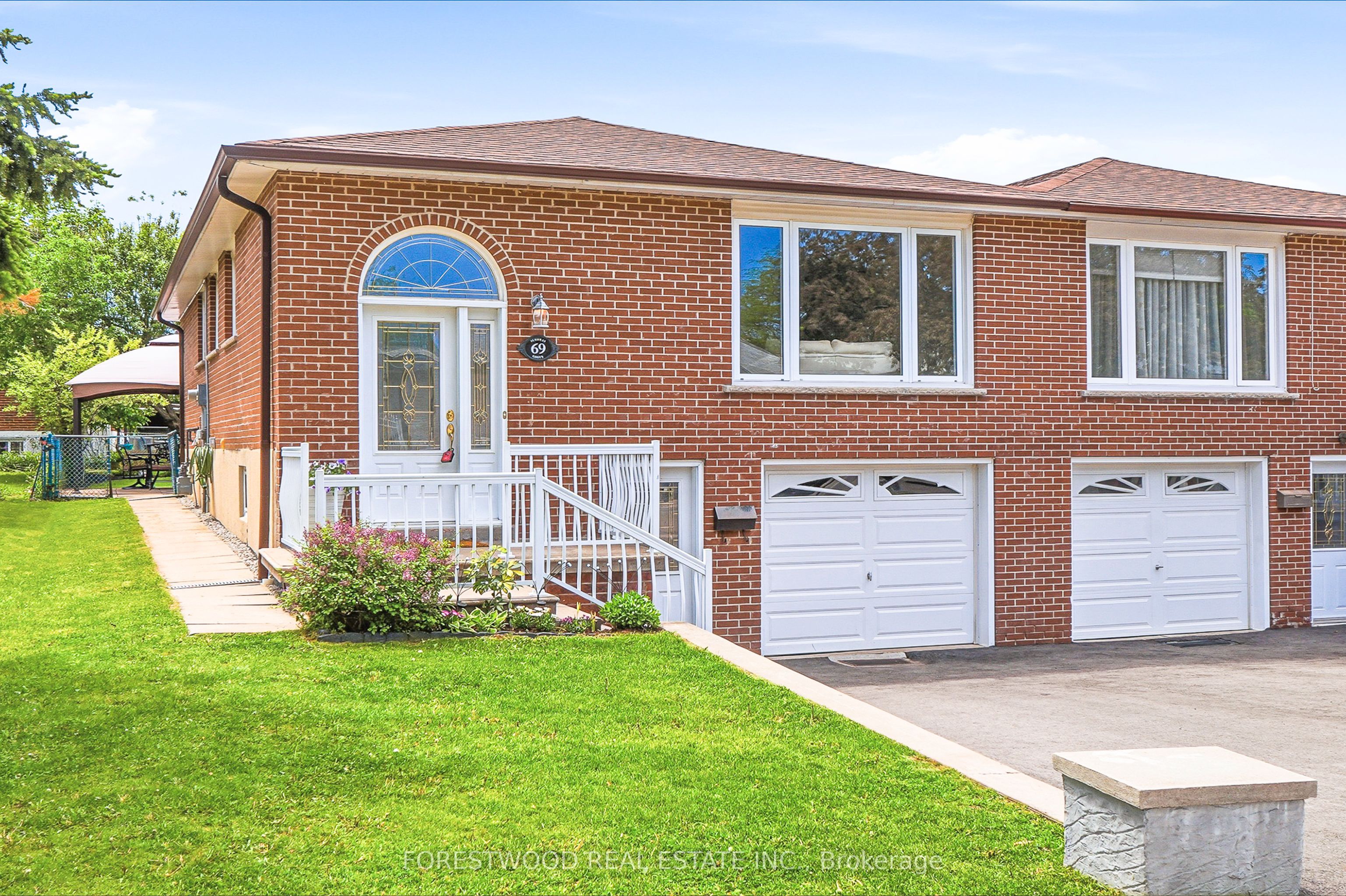 Additional image 2 of 69 Surbray Grove, Mississauga, ON, L5B 2E2
