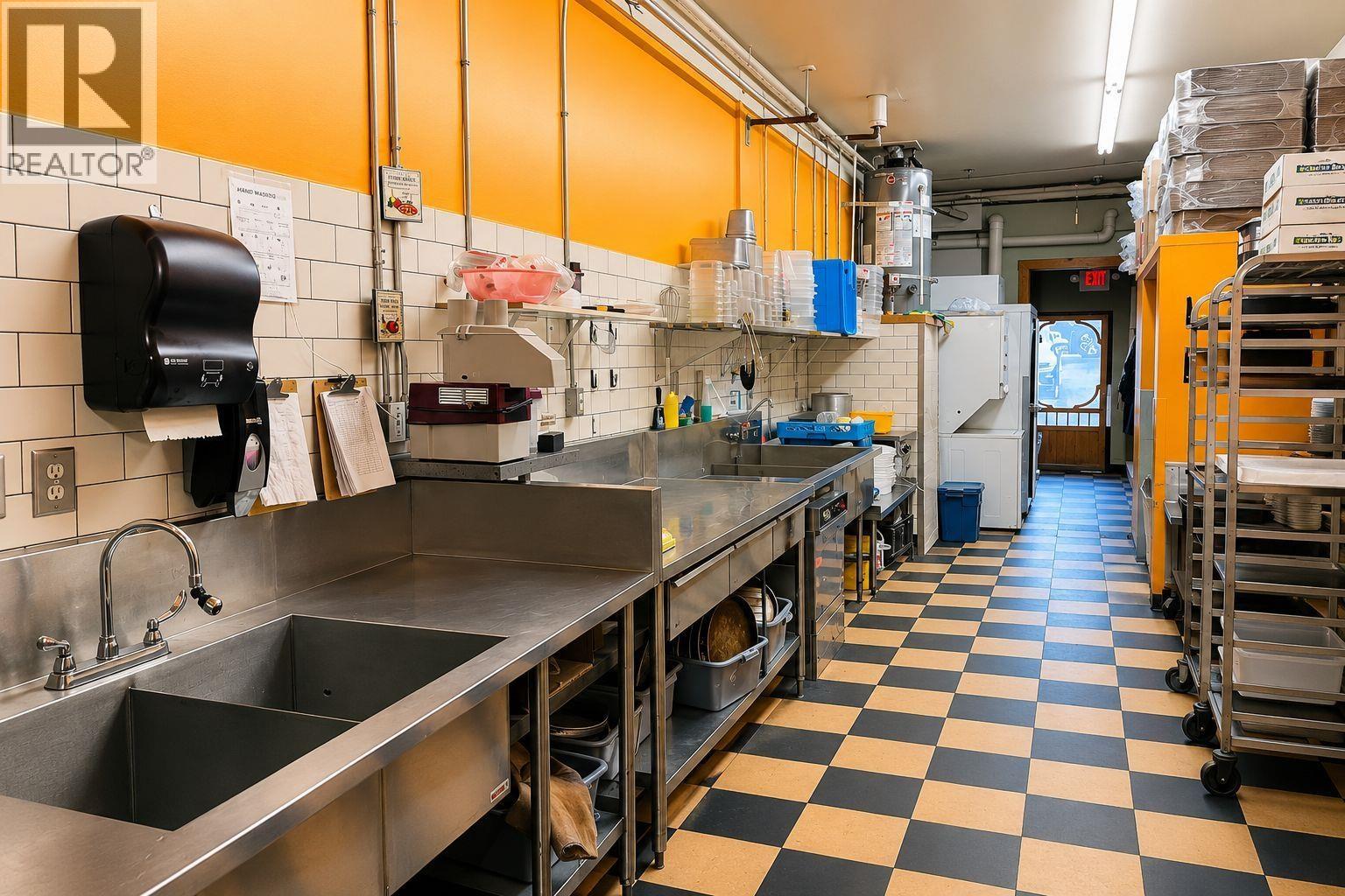 Additional image 2 of 1750 Lonsdale Avenue, Vancouver, BC, V7M2J7