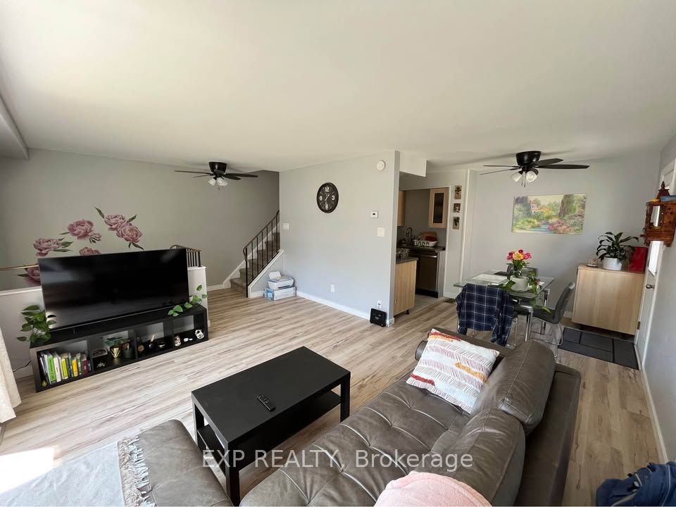 Additional image 2 of 135-20 Sonnet Crescent, Ottawa, ON, K2H 8W7