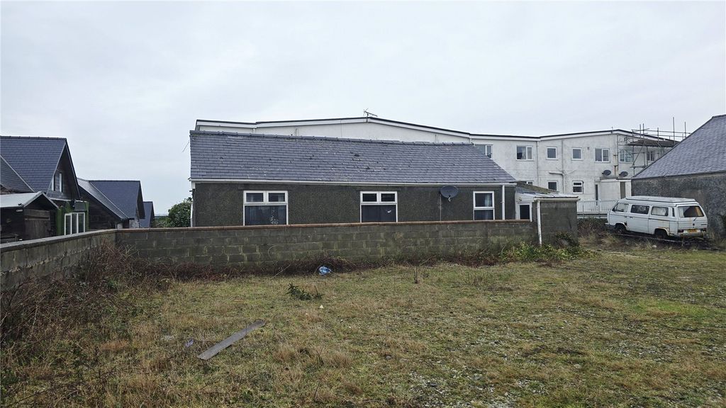 3 bed bungalow for saleStation Road, Rhosneigr, Isle Of Anglesey LL64
