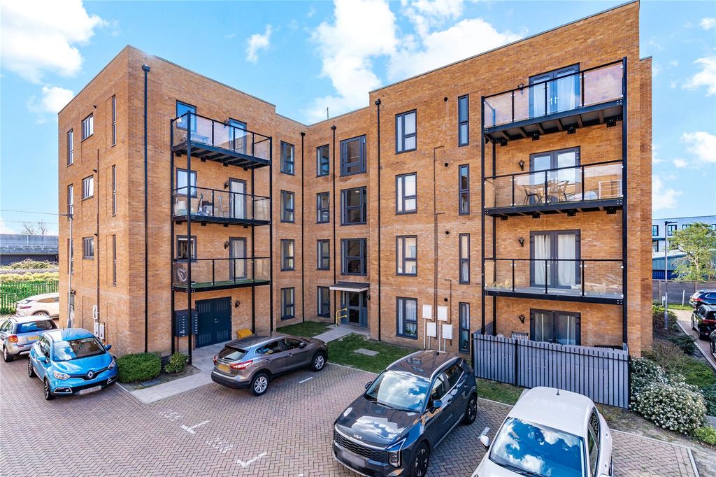 2 bed flat for saleParchment House, 6 Lance Street, Rainham RM13