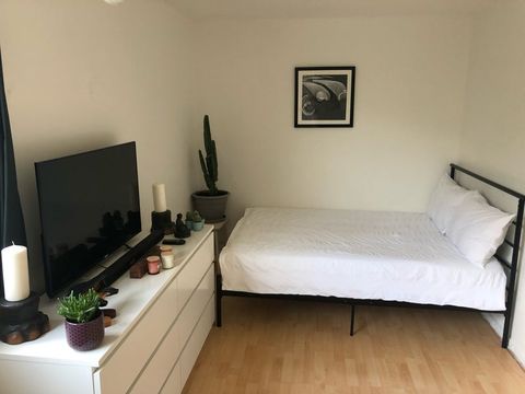 Wick Road, London E9, Room to rent