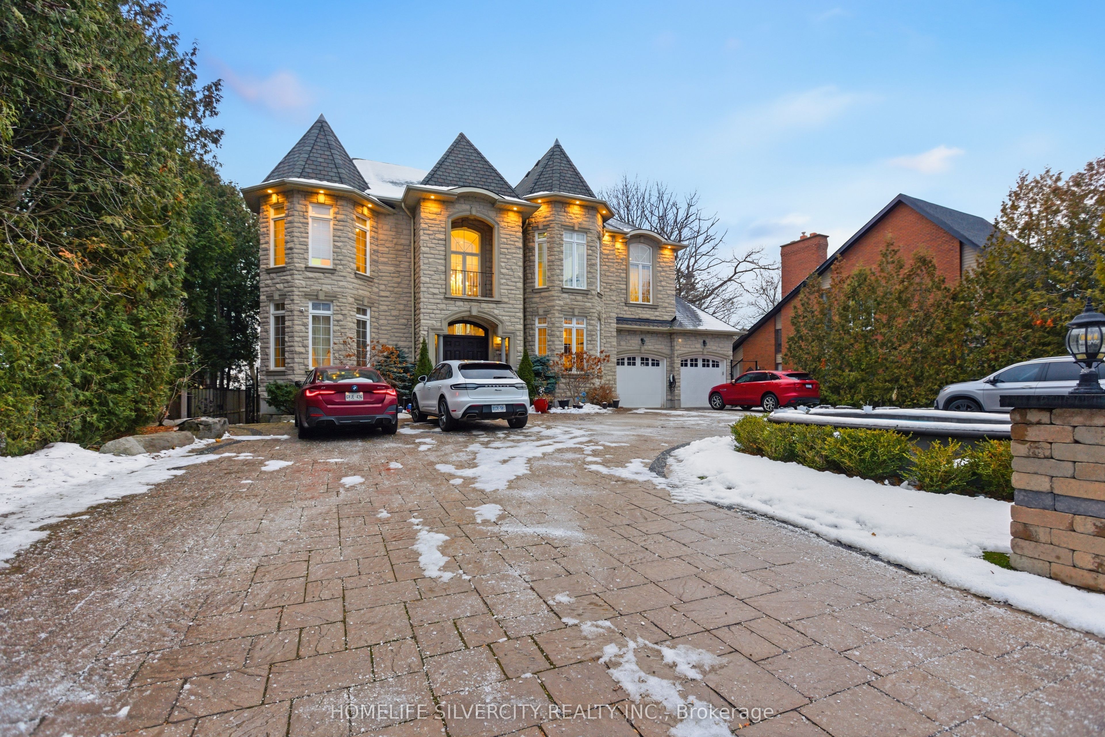 492 Rougemount Drive, Pickering, ON, L1W 2B9