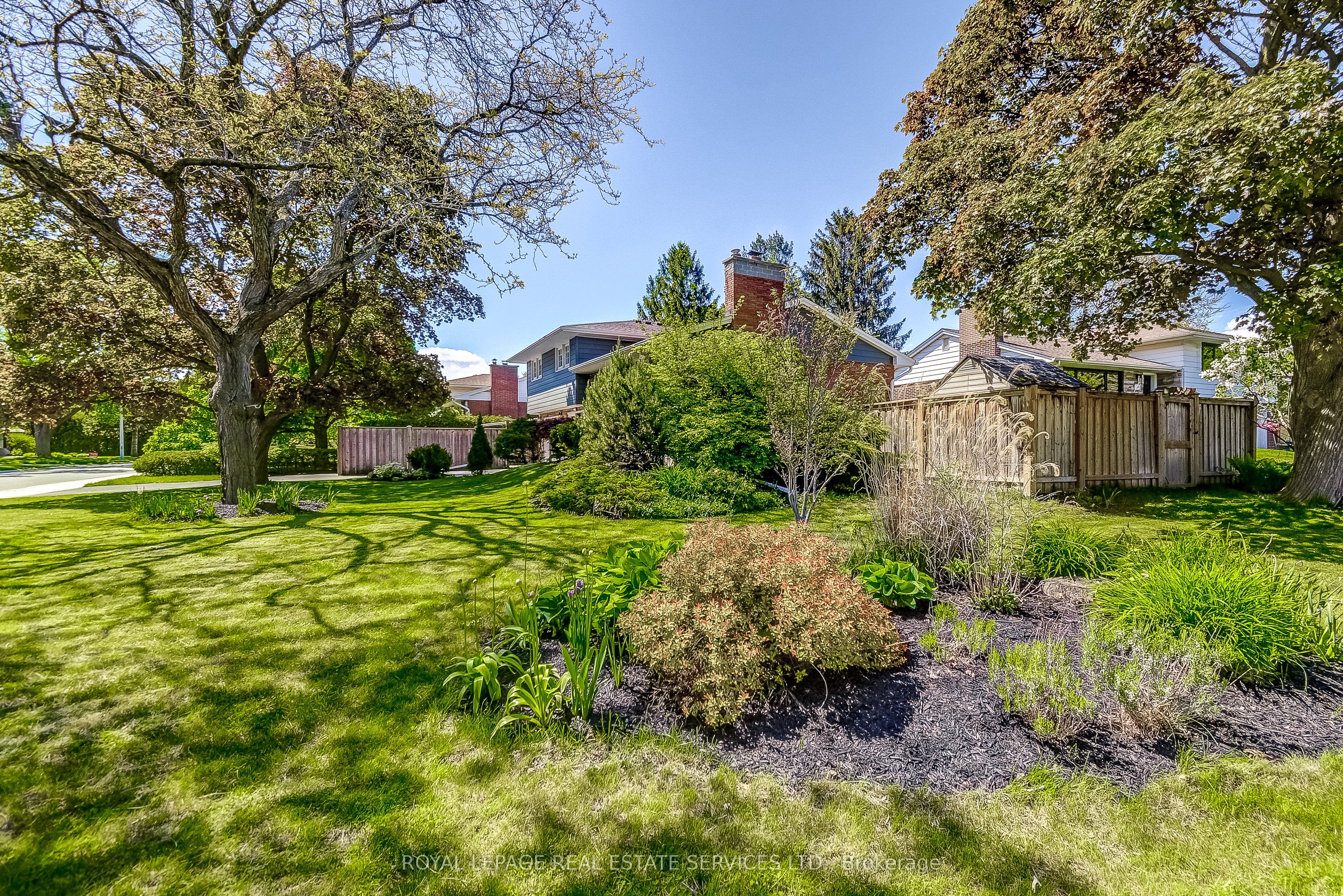 351 Strathcona Drive, Burlington, ON, L7L 2E4 photo 3