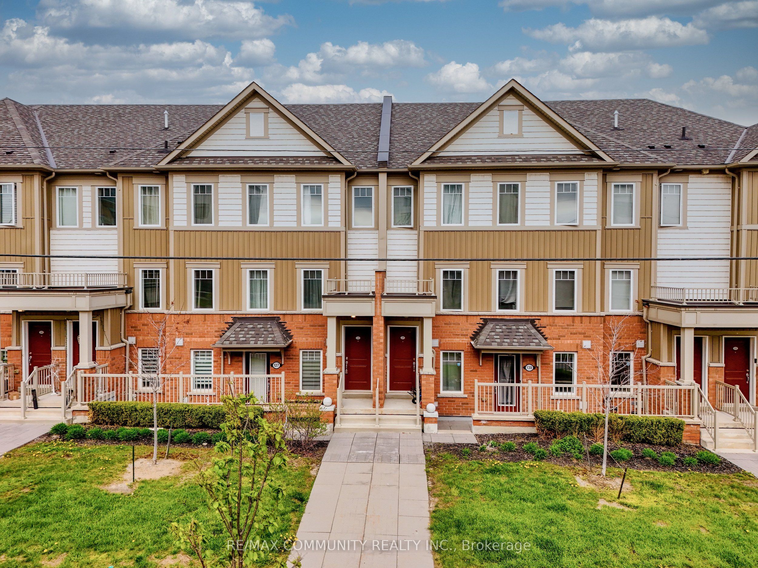 128-2500 Hill Rise Court, Oshawa, ON, L1L 0M6
