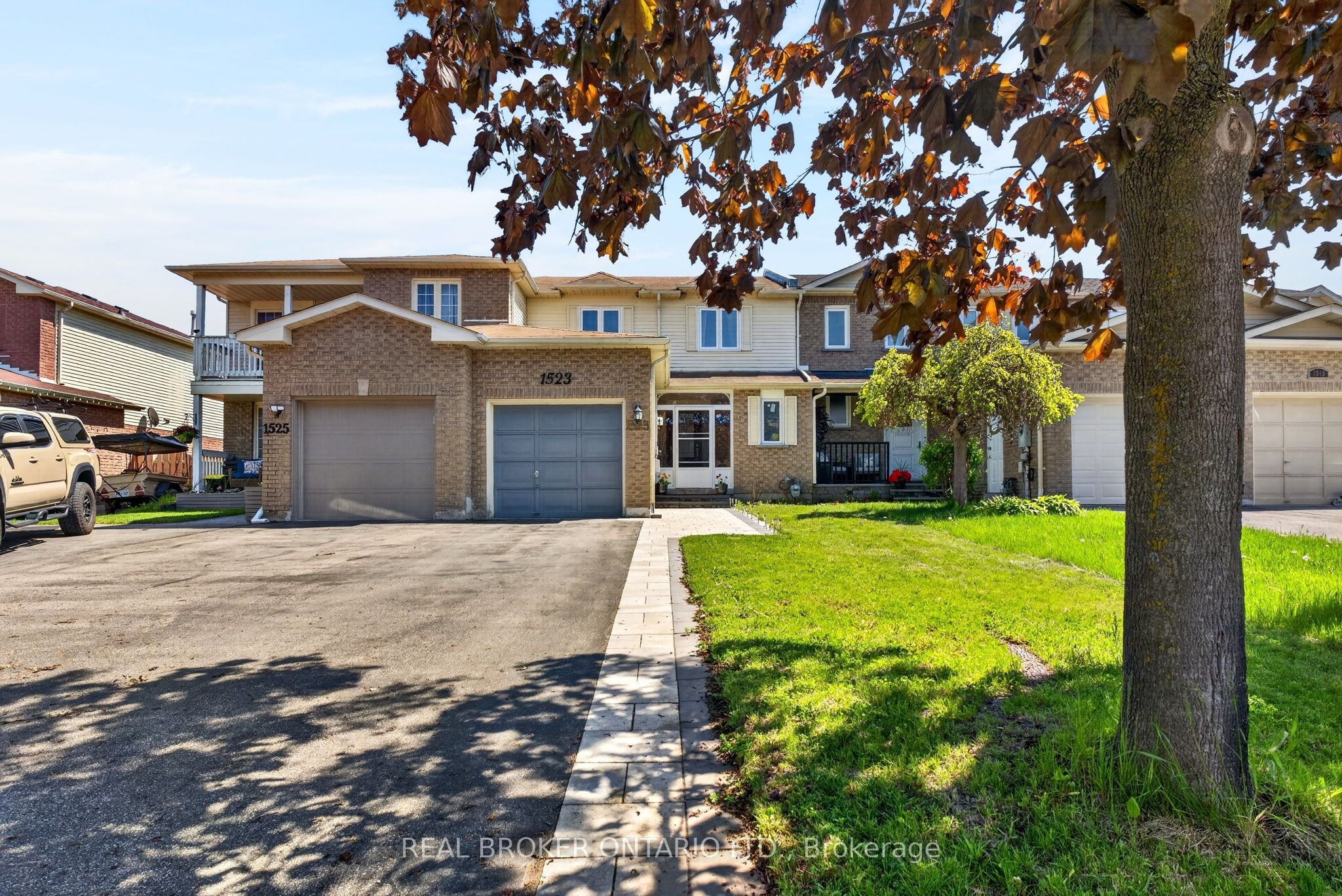 1523 Bentley Lane, Pickering, ON, L1X 2M6