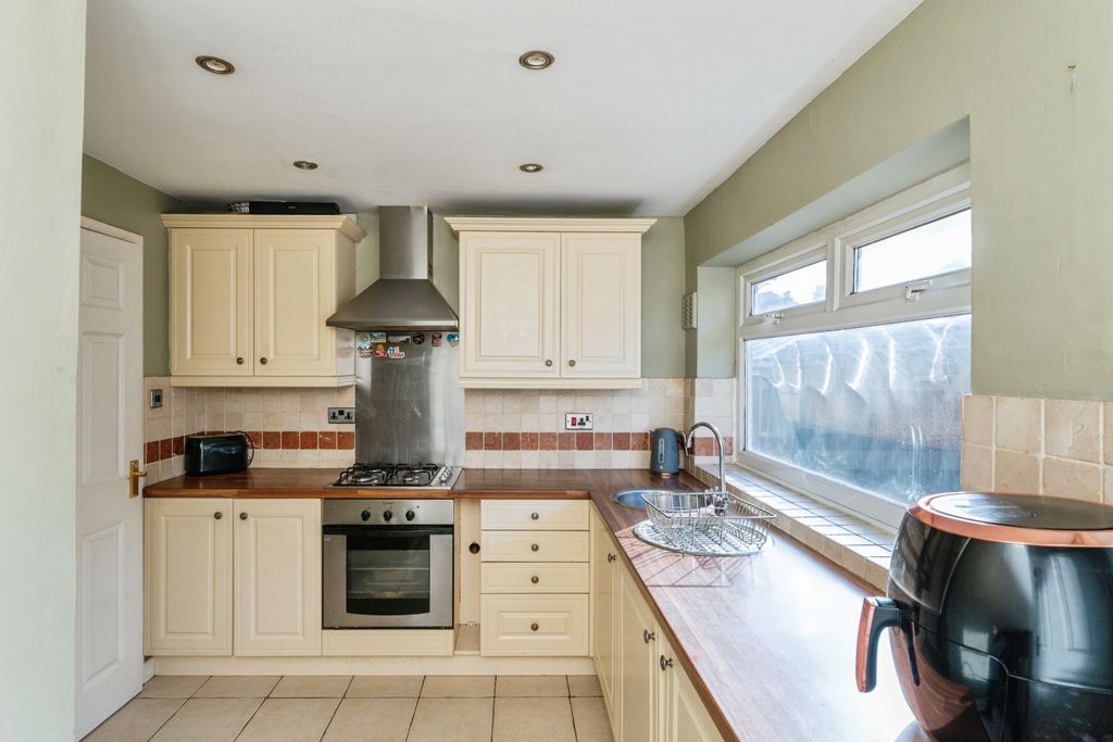 Additional image 3 of 4 bed detached house for saleEpworth Road, Rhyl LL18
