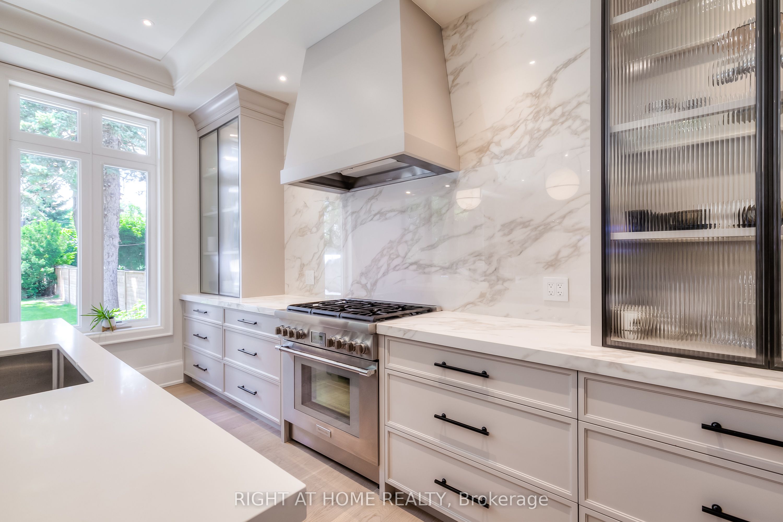 Additional image 6 of 124 Shaver Avenue N, Toronto, ON, M9B 4N8