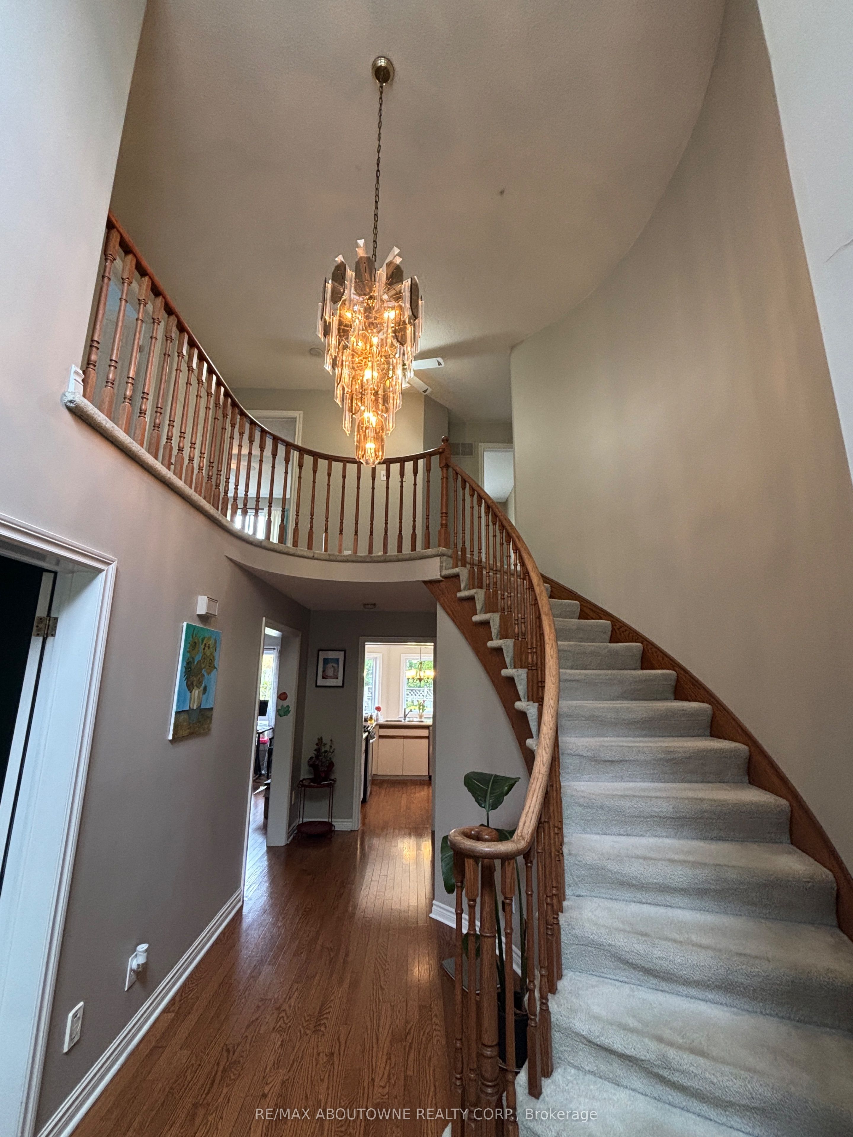Additional image 3 of MAIN-1284 Creekside Drive, Oakville, ON, L6H 4Y5