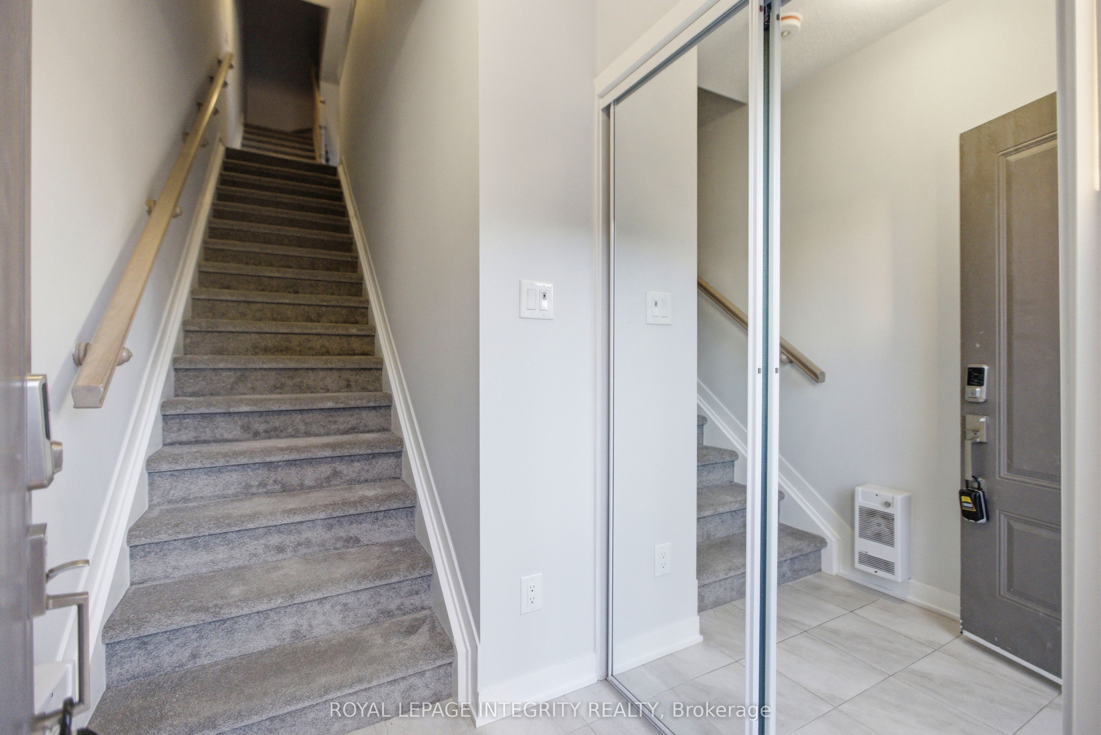 302 Parnian Private, Ottawa, ON, K2J 7K5 photo 2