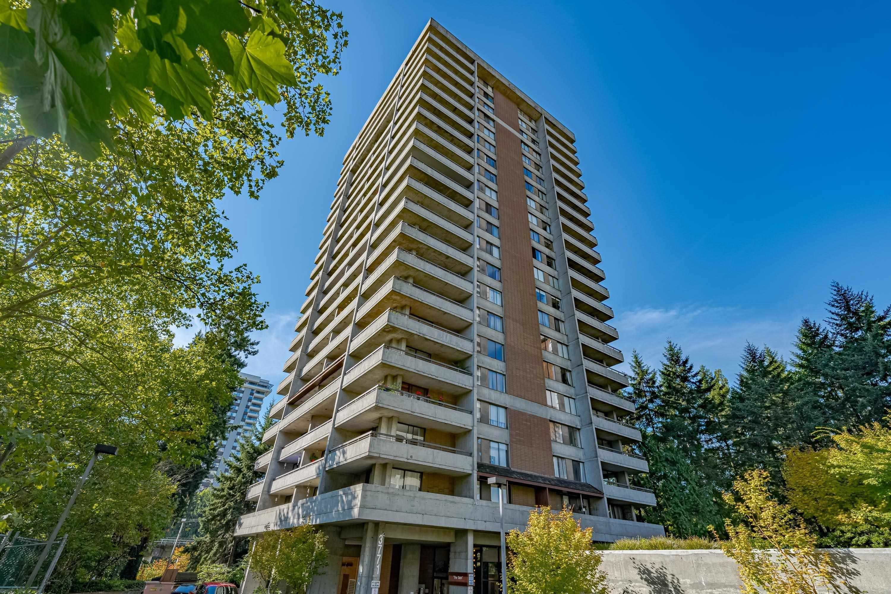 702-3771 Bartlett Court, Burnaby, BC, V3J 7G8