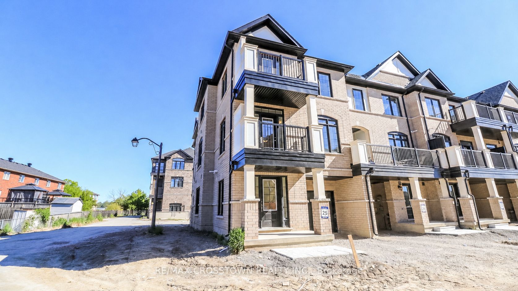 (25)-1999 Matteer Court, Innisfil, ON, L9S 4T9