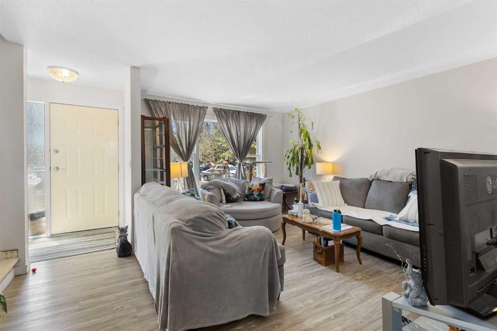 252 Templeview Way NE, Calgary, AB, T1Y 3Y9 photo 3