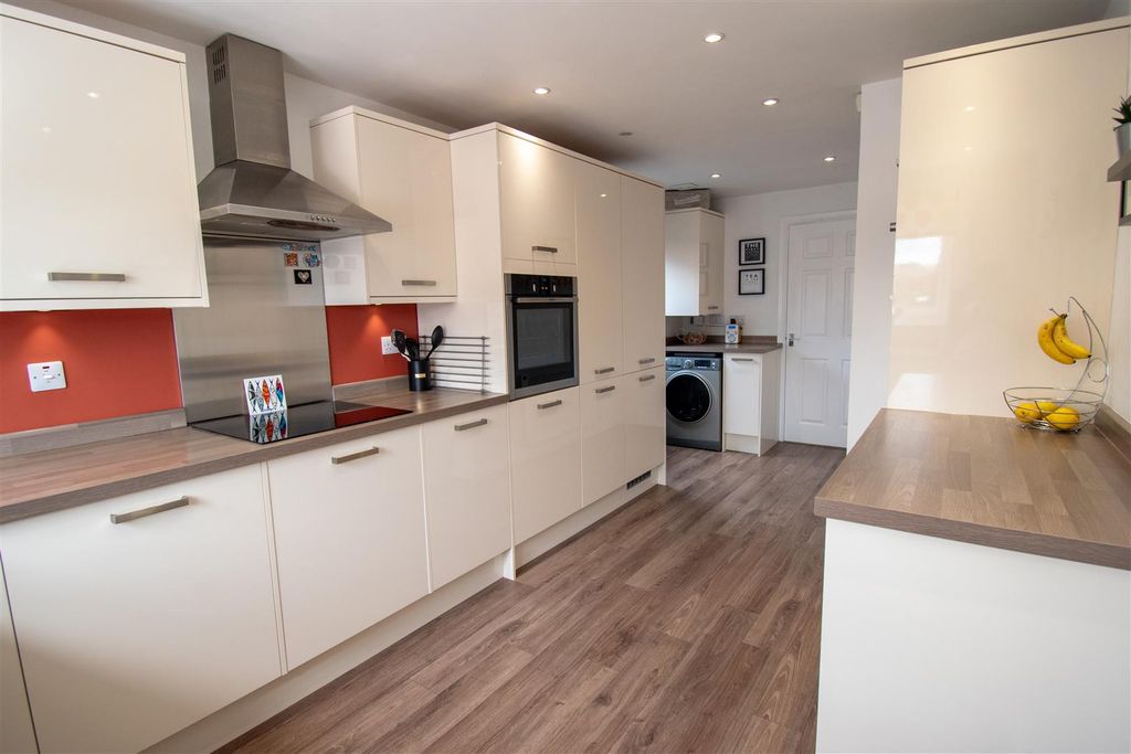 Additional image 2 of 4 bed detached house for saleDeanery Close, Ripley DE5