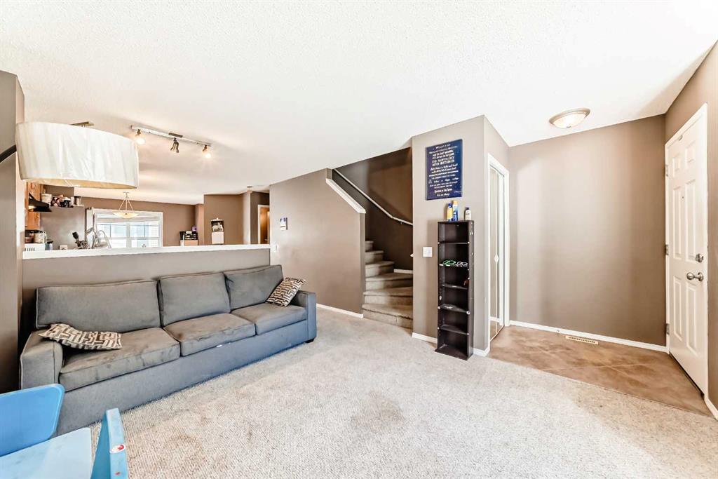 80 Elgin Gardens SE, Calgary, AB, T2Z 4T4 photo 4