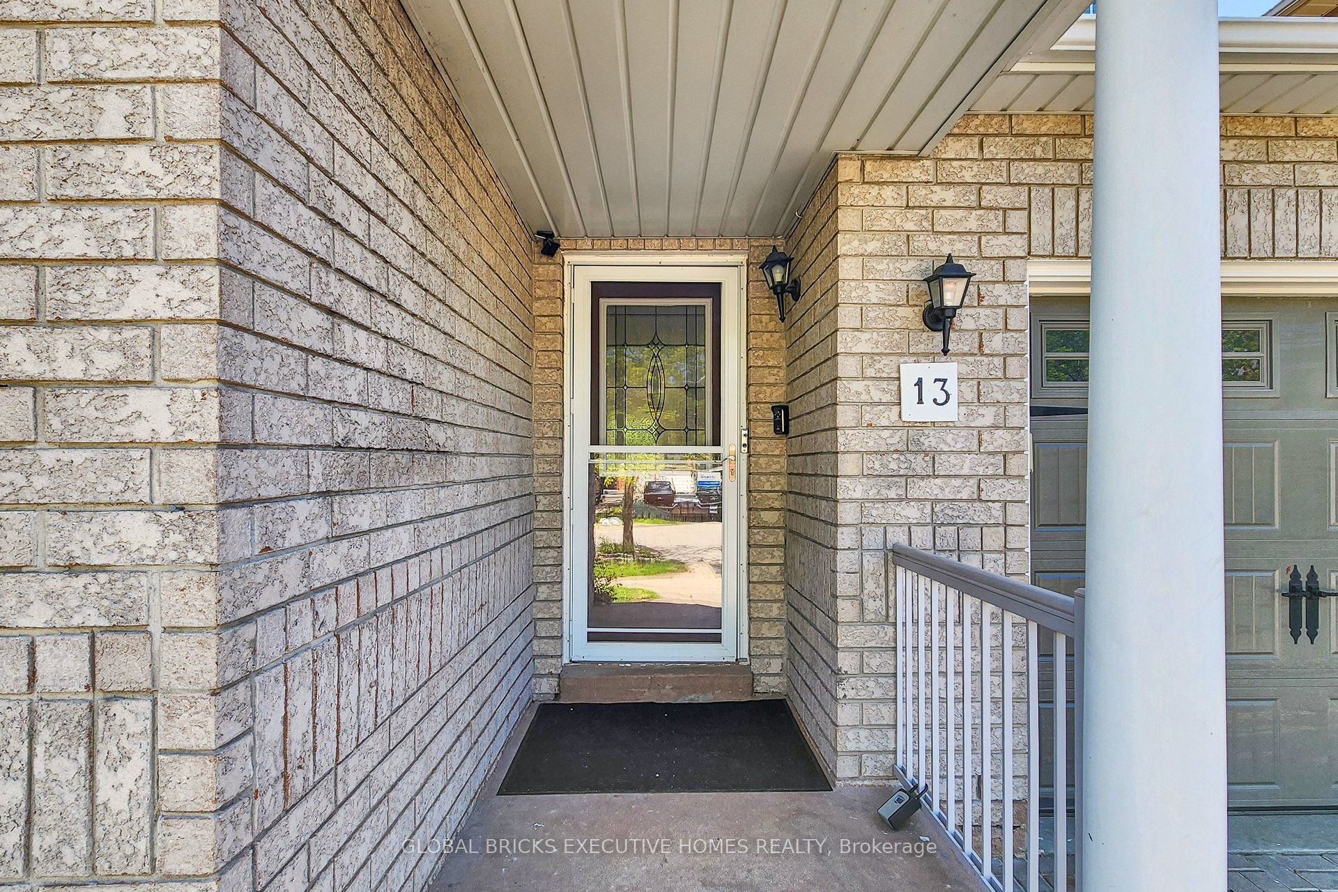 13 Howling Crescent, Ajax, ON, L1S 7N7 photo 3