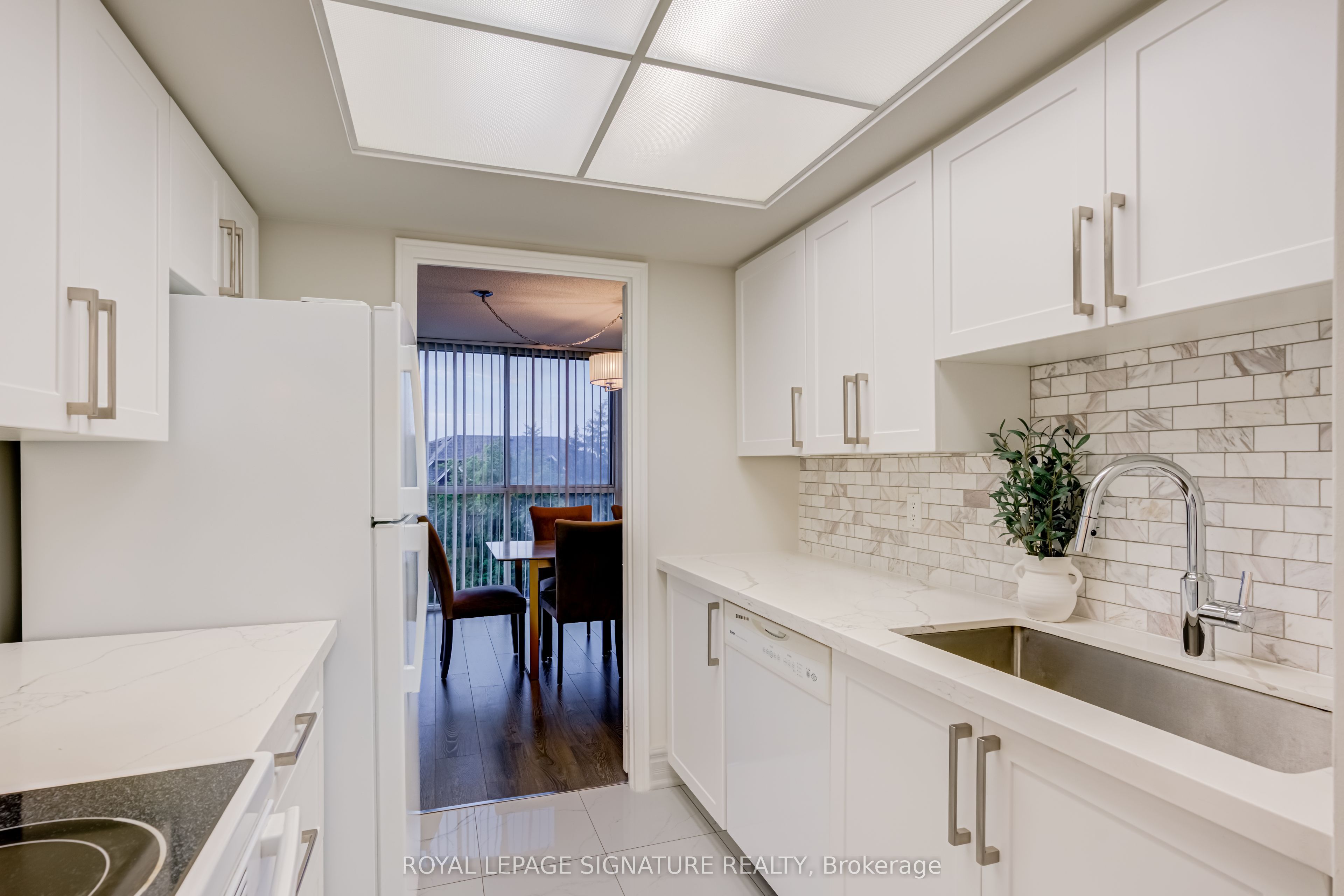 Additional image 4 of 405-880 Dundas Street W, Mississauga, ON, L5C 4H3
