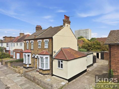 Layard Road, Enfield EN1