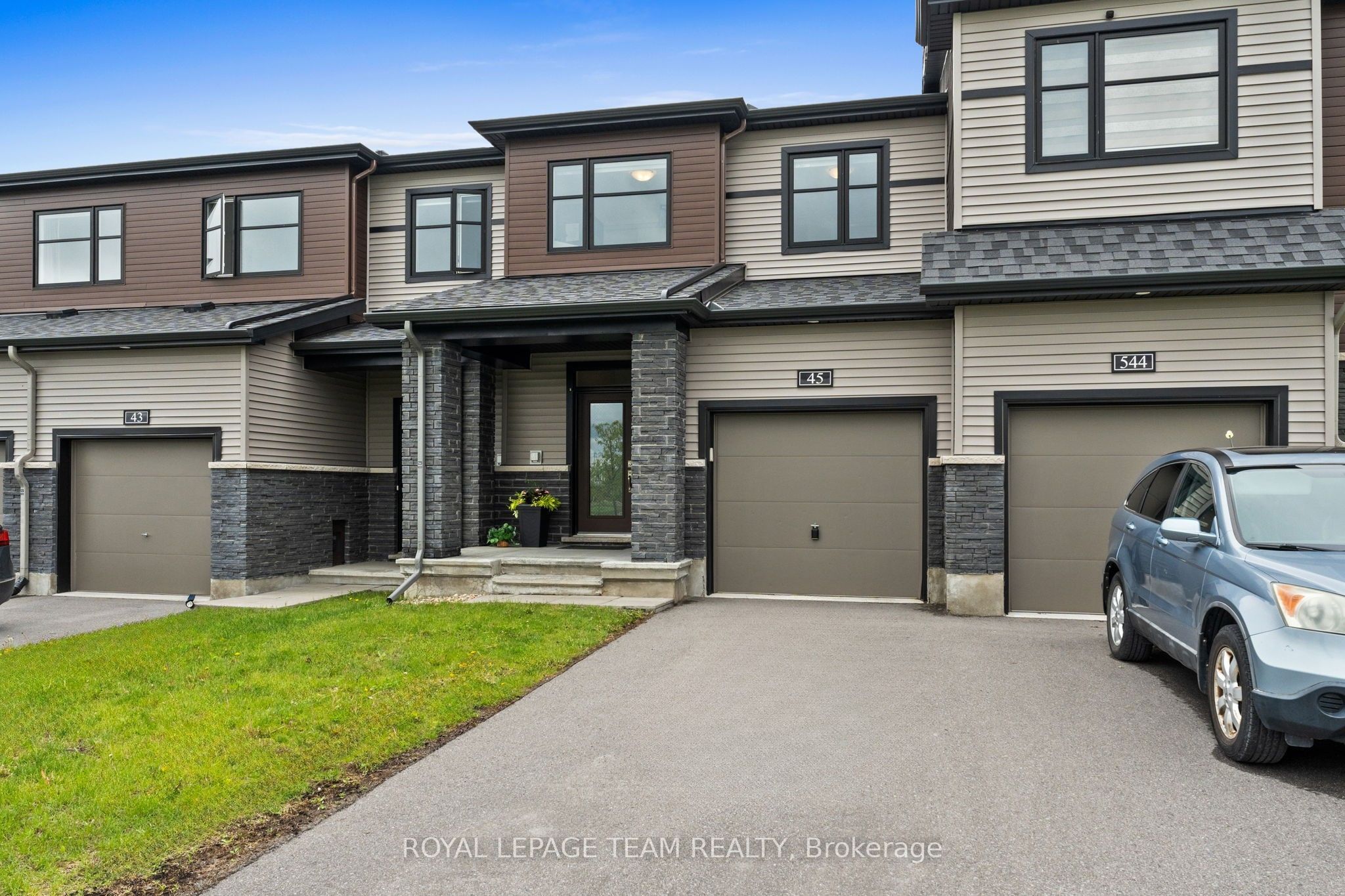Additional image 3 of 45 Finglas Court N, Ottawa, ON, K2J 6Y6