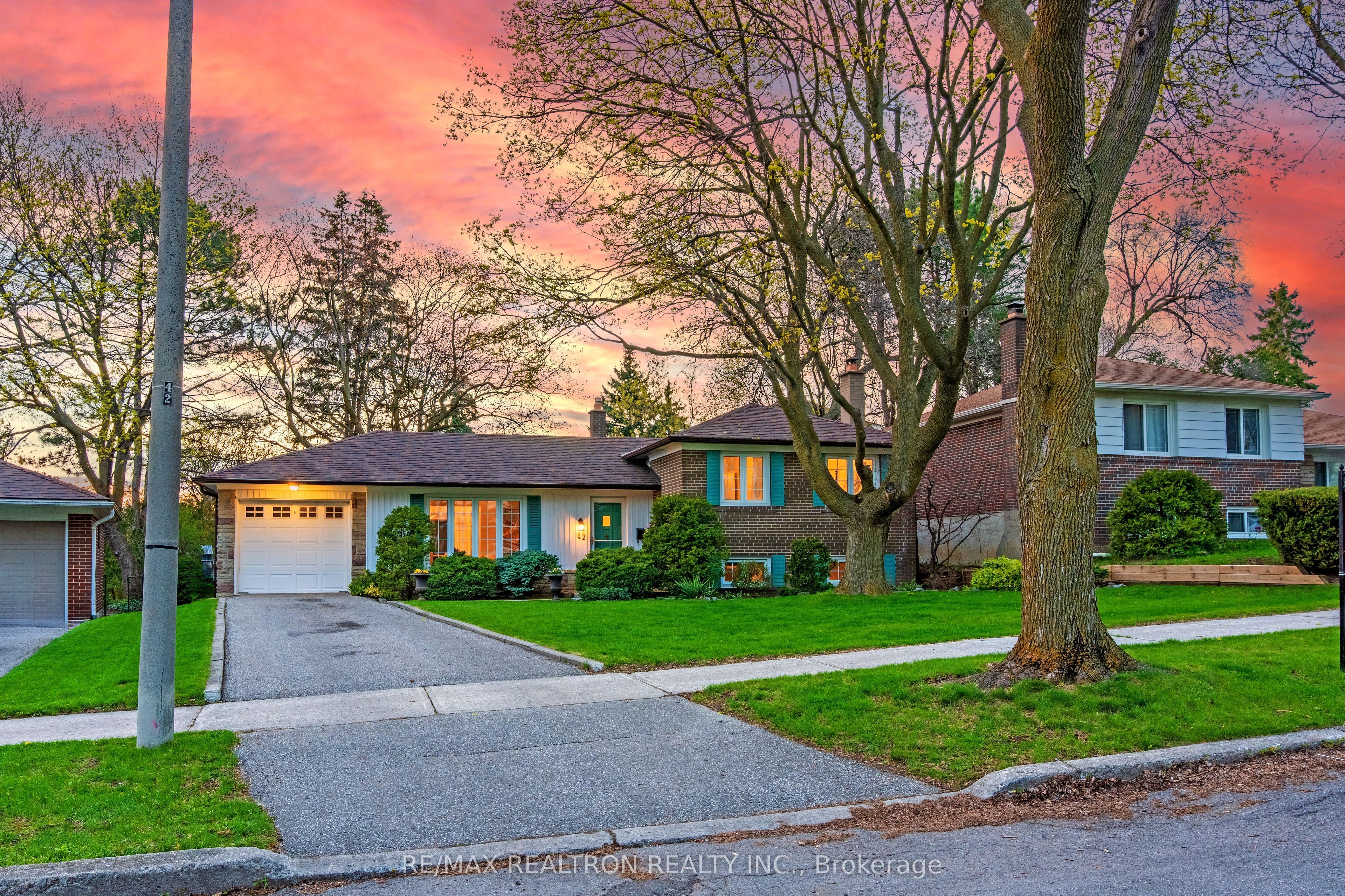 42 Resolution Crescent, Toronto, ON, M2H 1N4