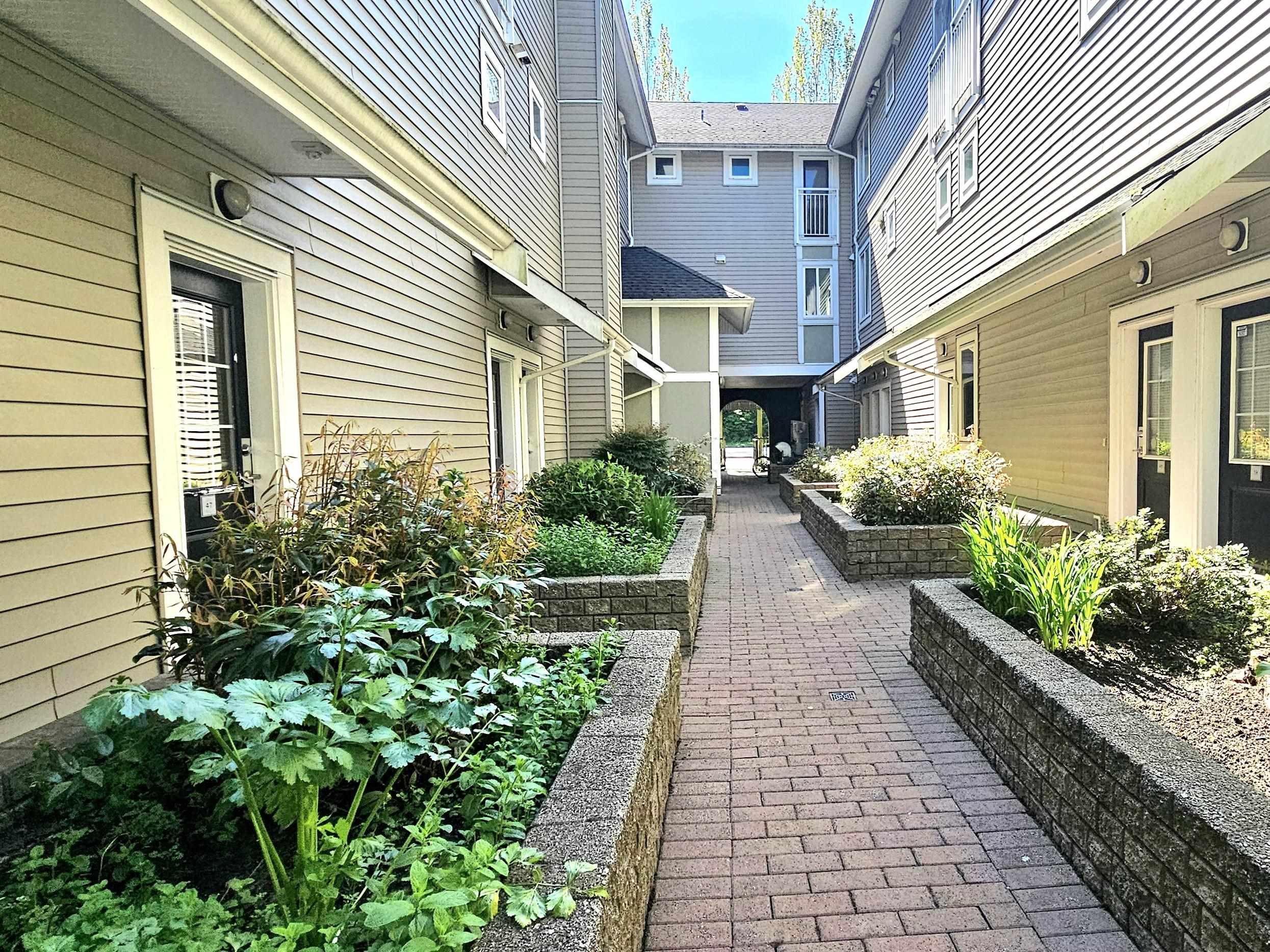 47-6965 Hastings Street, Burnaby, BC, V5B 4T8 photo 2