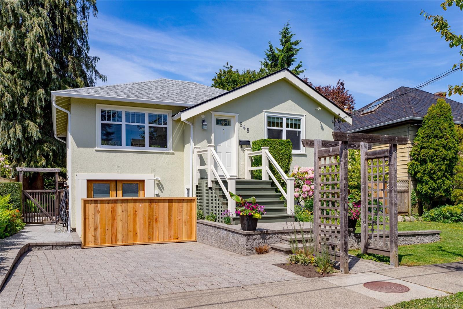 548 Cornwall Street, Victoria, BC, V8V 4L1
