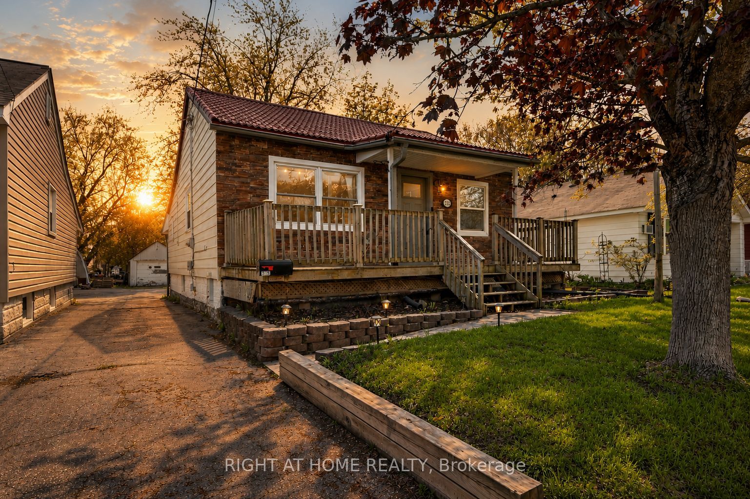 313 Mary Street, Orillia, ON, L3V 3E9