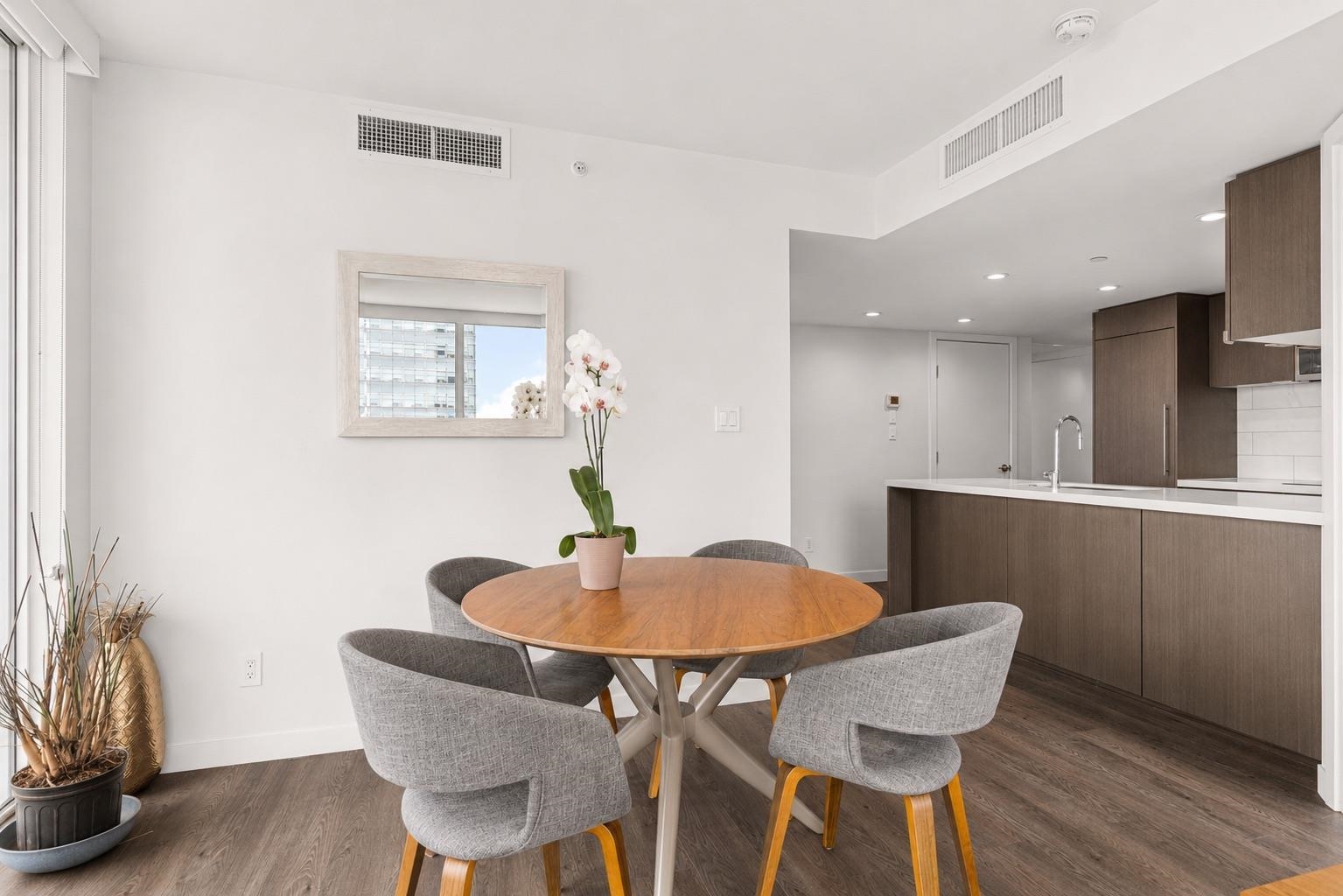 1408-8189 Cambie Street, Vancouver, BC, V6P 0G6 photo 4